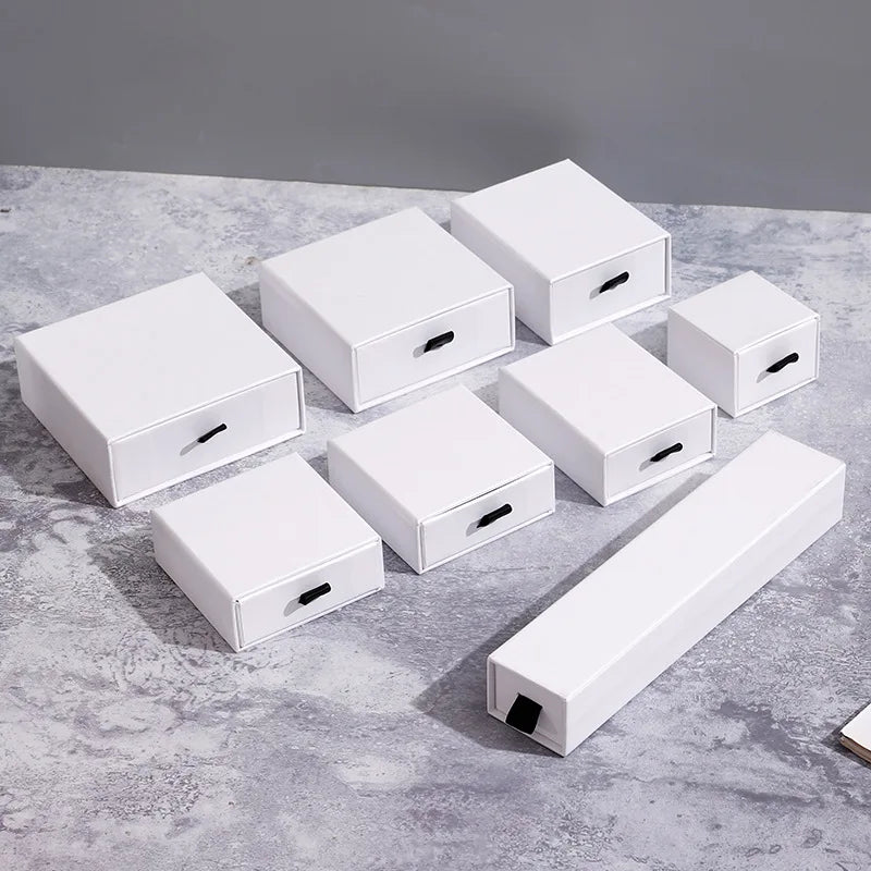 Kit com 8 Caixas de Papelão para Joias