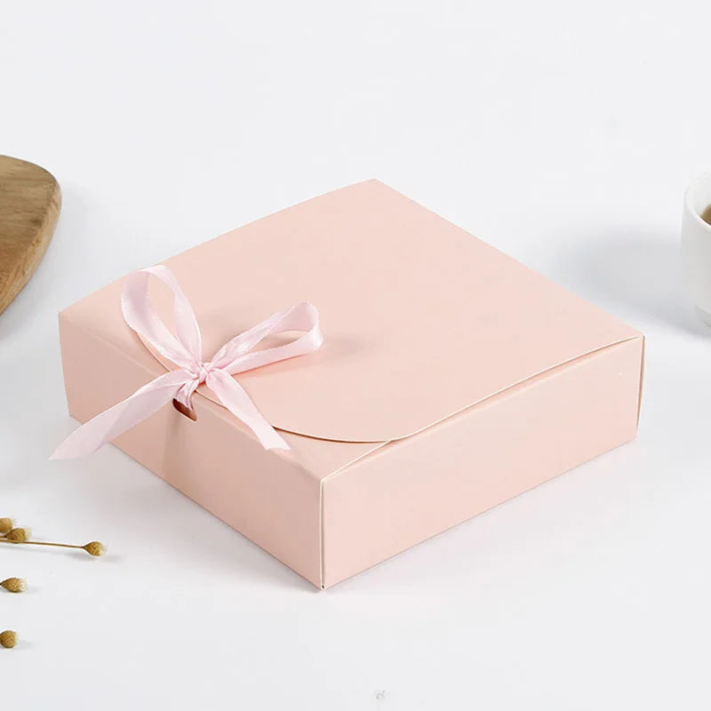 Caixa de Presente Simples em Papel Kraft com Fita