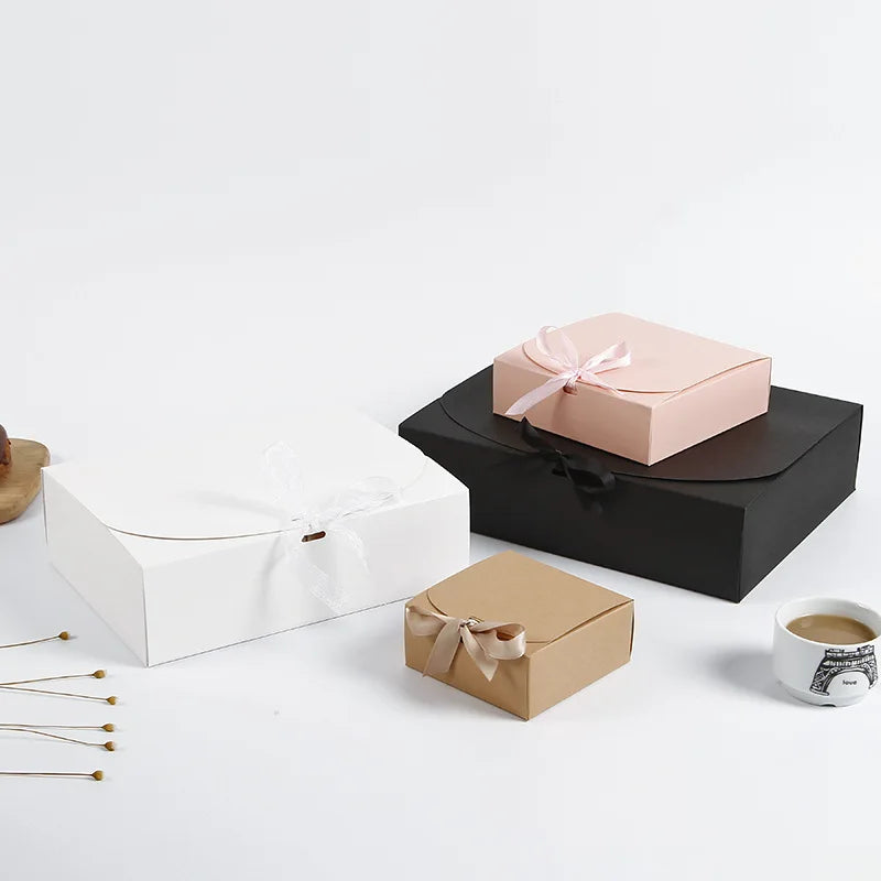 Caixa de Presente Simples em Papel Kraft com Fita